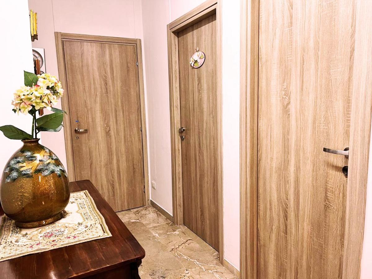 Casa Radiosa Varese Rooms Bagian luar foto