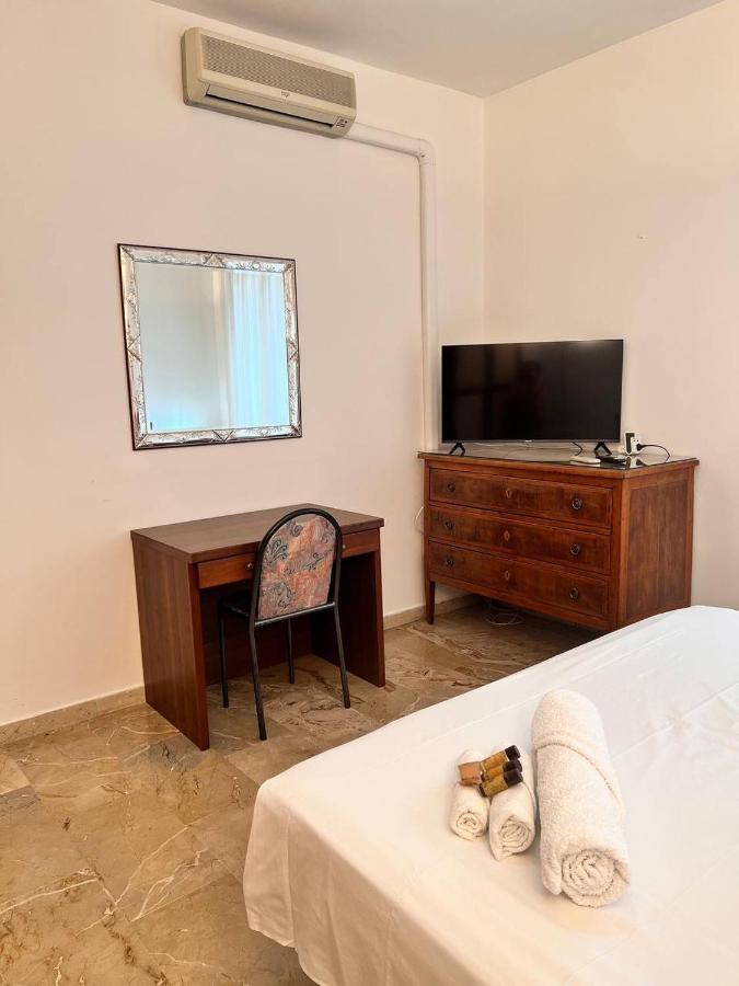 Casa Radiosa Varese Rooms Bagian luar foto