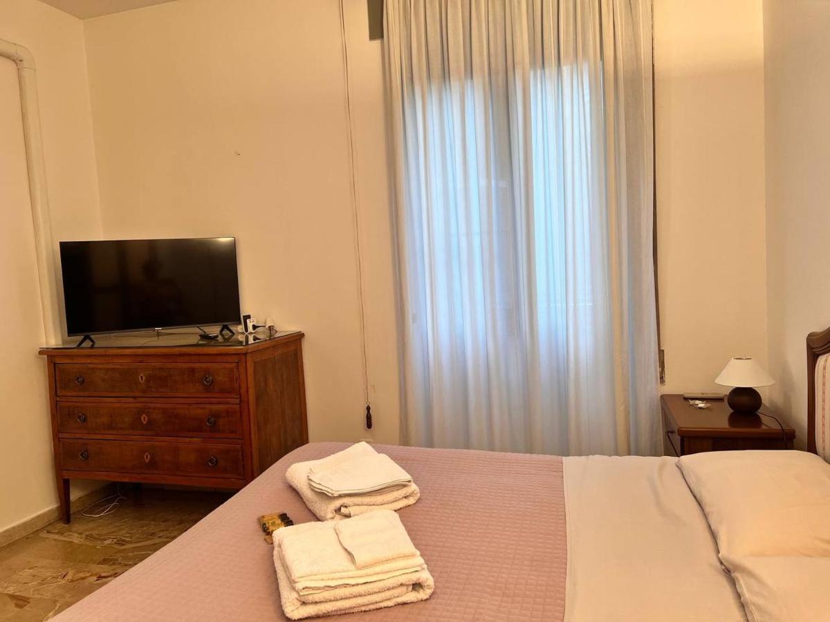 Casa Radiosa Varese Rooms Bagian luar foto