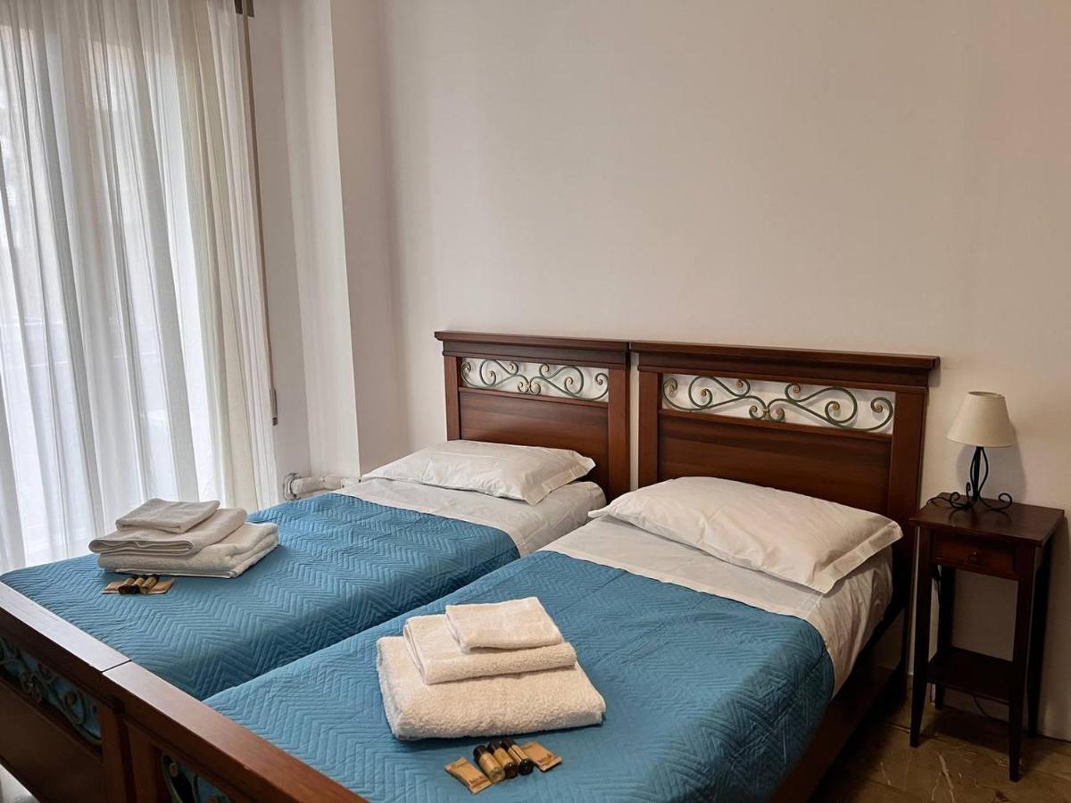 Casa Radiosa Varese Rooms Bagian luar foto
