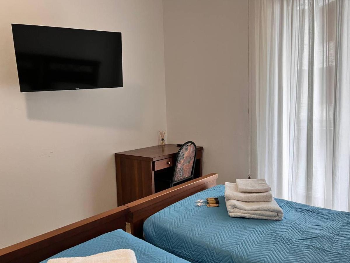 Casa Radiosa Varese Rooms Bagian luar foto